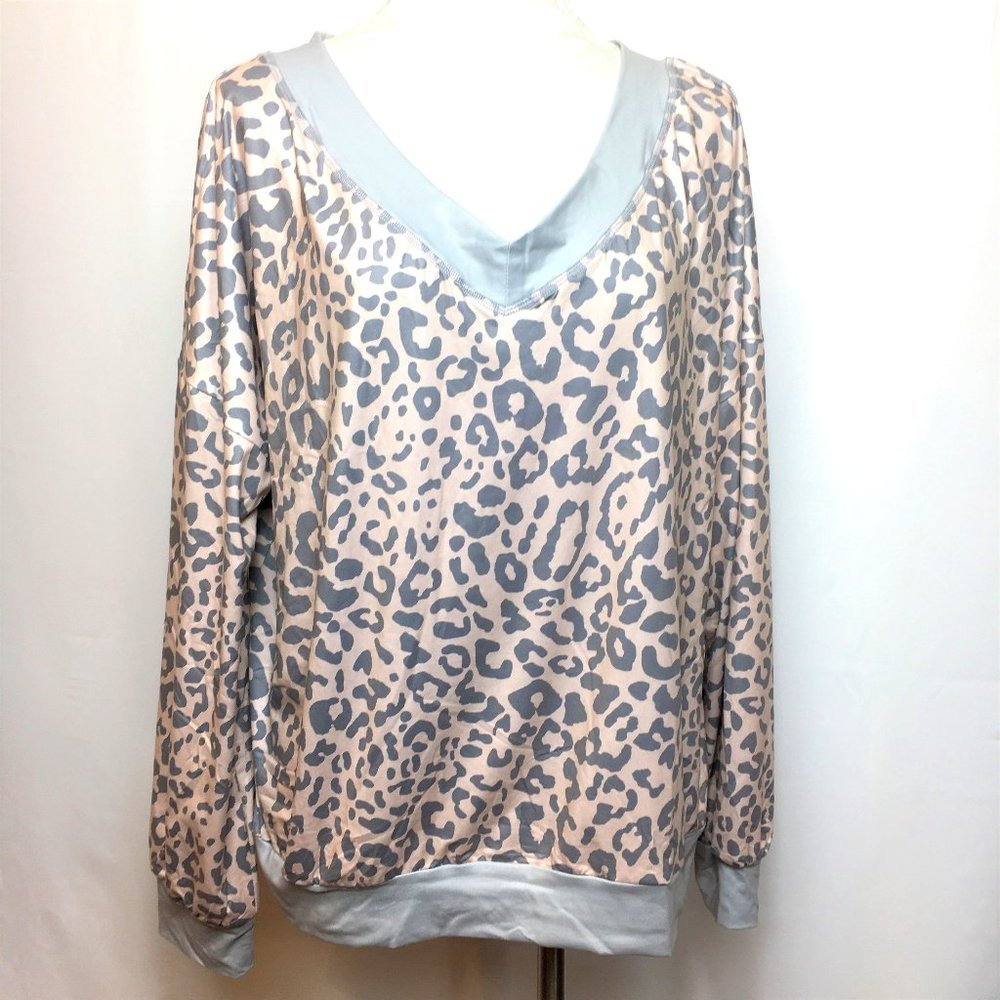 * Leopard Print Pink Grey Sweatshirt Pursuing Perfection NWT